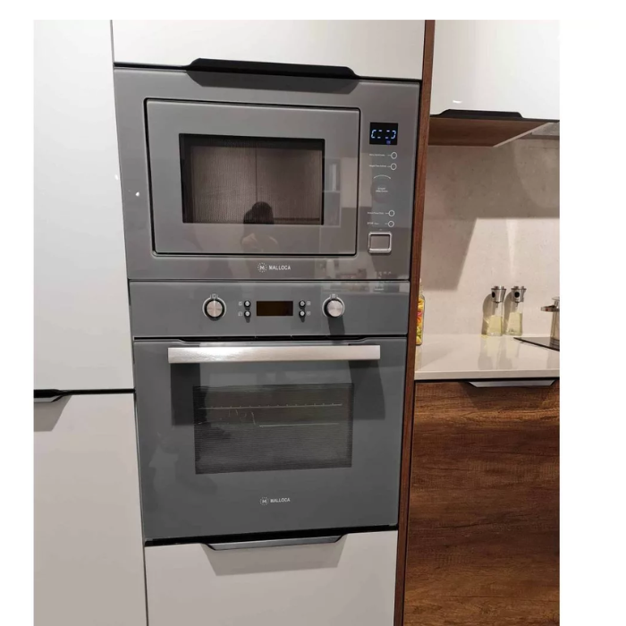 Lò vi sóng hiệu Malloca MW 927BG 