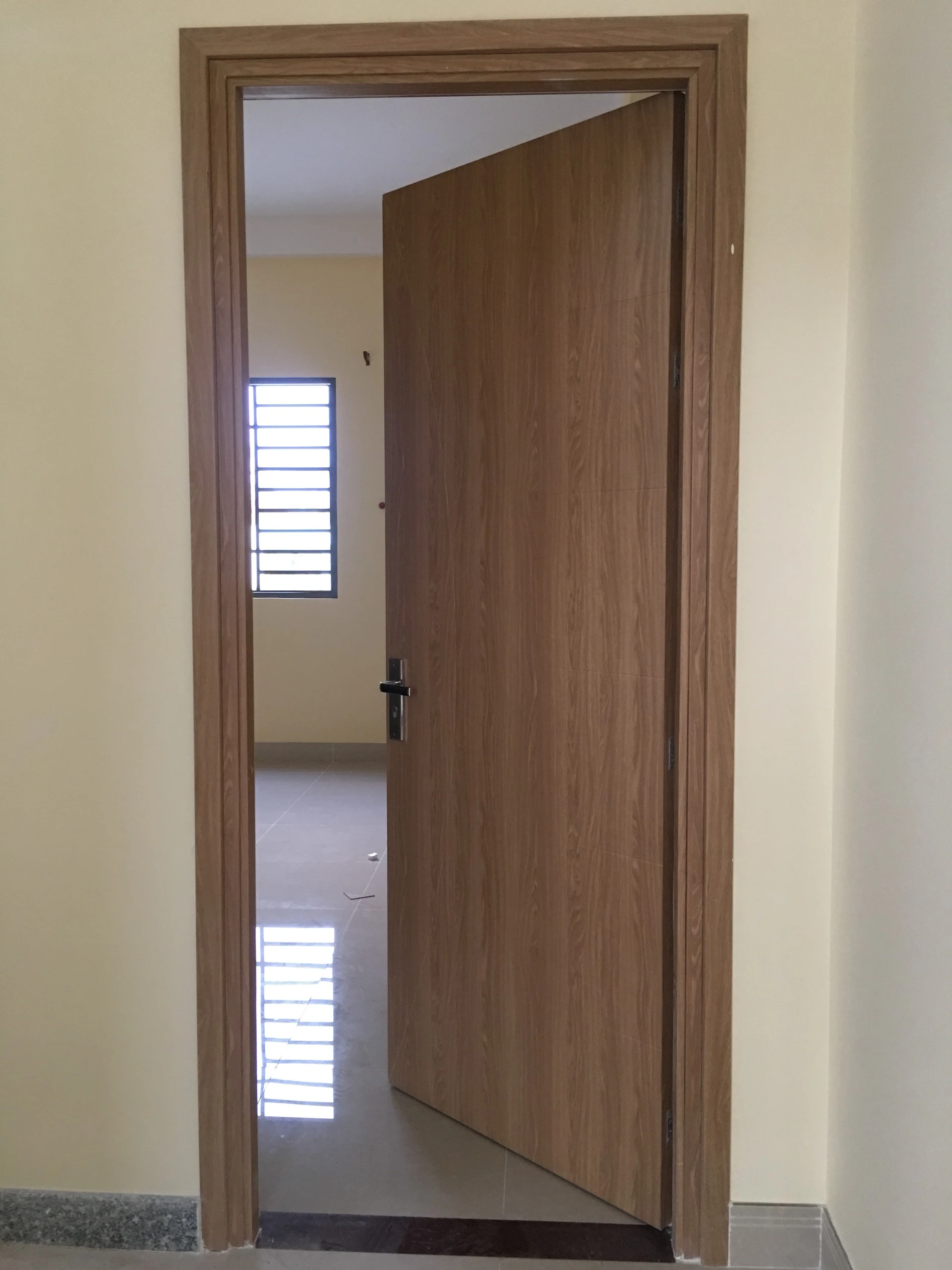 Cửa Nhựa Composite – Giải Pháp Bền Bỉ