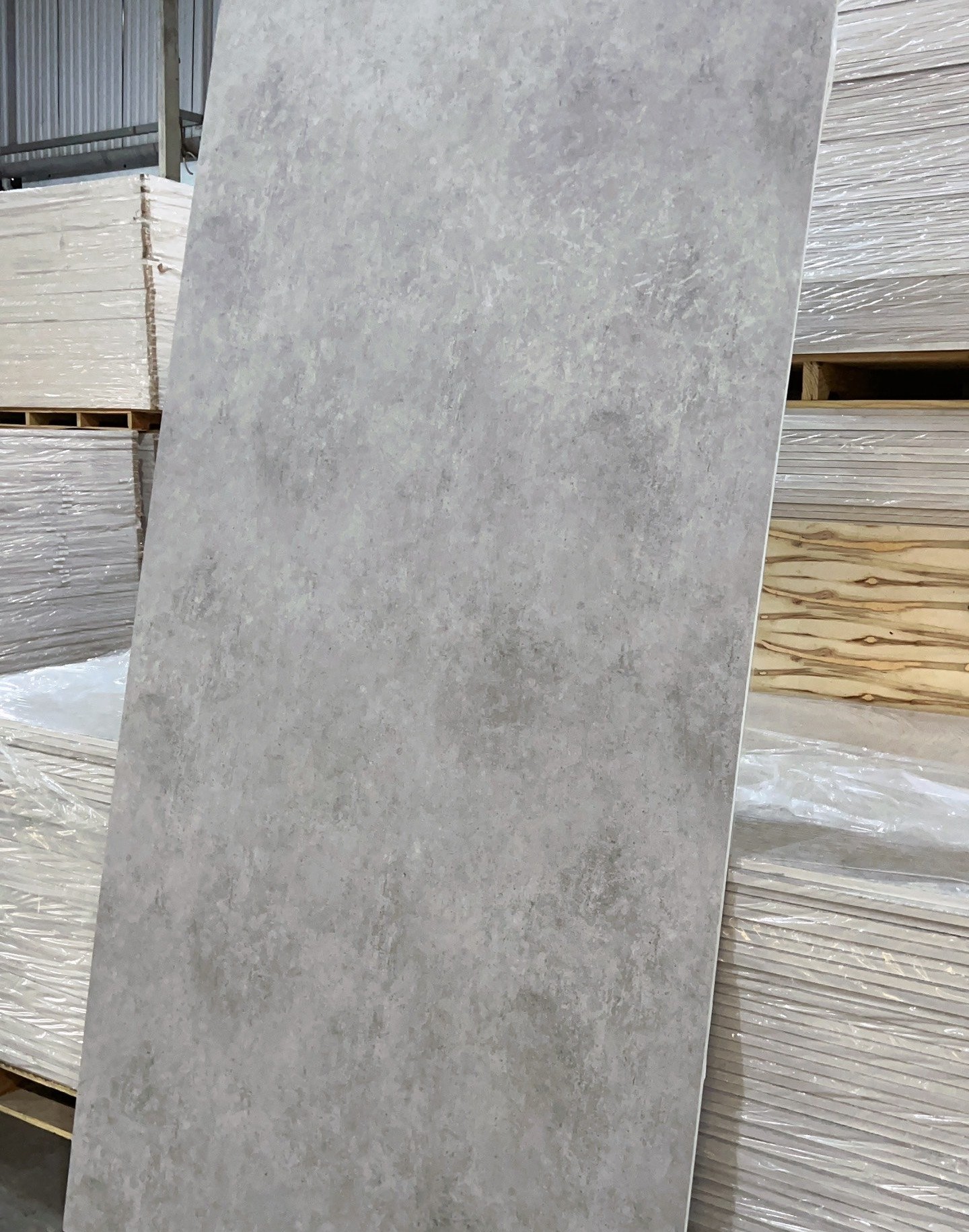 Ván Nhựa Phủ PVC – Giải Pháp Tiết Kiệm Chi Phí